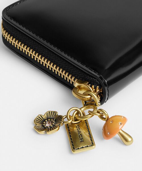 エッセンシャル スリム アコーディオン ジップ ウォレット・チャーム