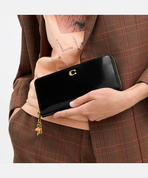 COACHエッセンシャル スリム アコーディオン ジップ ウォレット・チャーム エッセンシャル スリム アコーディオン ジップ ウォレット・チャーム