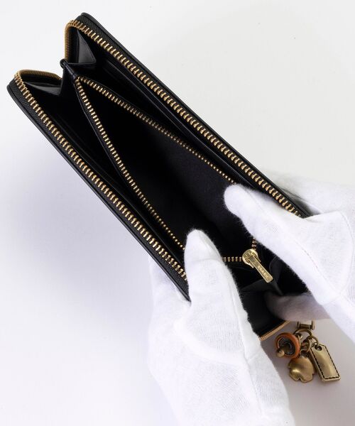 COACH（コーチ）の「エッセンシャル スリム アコーディオン ジップ ウォレット・チャーム（財布・レディース・ブラック系その他・ONE）」の12枚目の写真