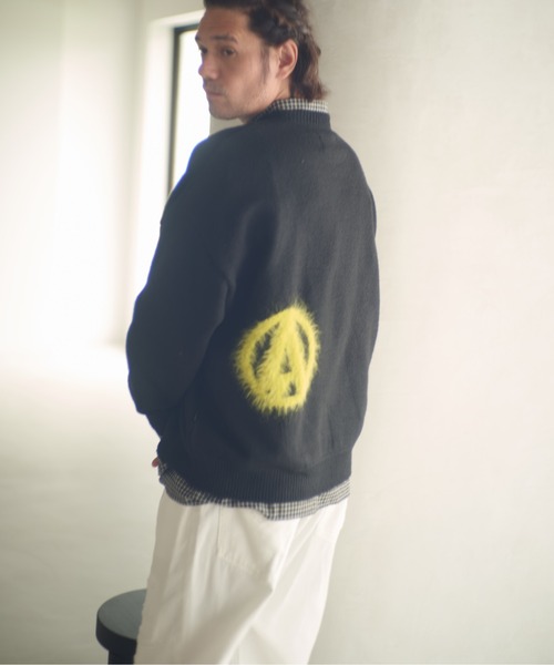 ADAM PATEK(アダムパテック)の「ADAMPATEK/archive shaggy crest crewneck/ジャガードシャギークルーネック(ニット/セーター・メンズ・ブラック×イエロー/ブラック×レッド・2/1)」の10枚目の写真