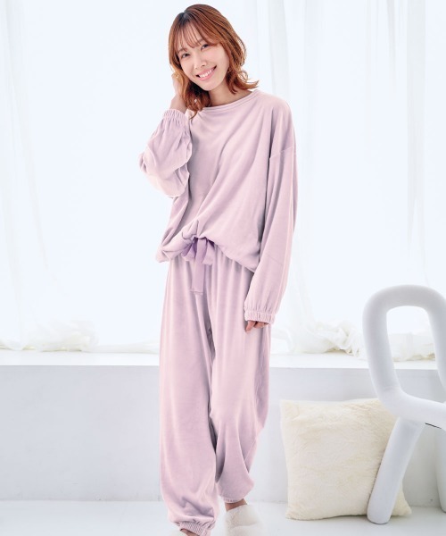 とろける、極上くつろぎウェア。袖絞りで家事もラクラクセットアップ