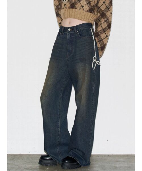 EMODA（エモダ）の「サイドパールルーズジーンズ（デニムパンツ・レディース・インディゴブルー/ブラック・SMALL/MEDIUM）」の3枚目の写真