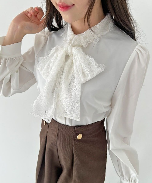 F i.n.t(フィント)の「スカラップレースボウタイシャツ/fint フィント(シャツ/ブラウス・レディース・オフホワイト/アイボリー・FREE)」の4枚目の写真