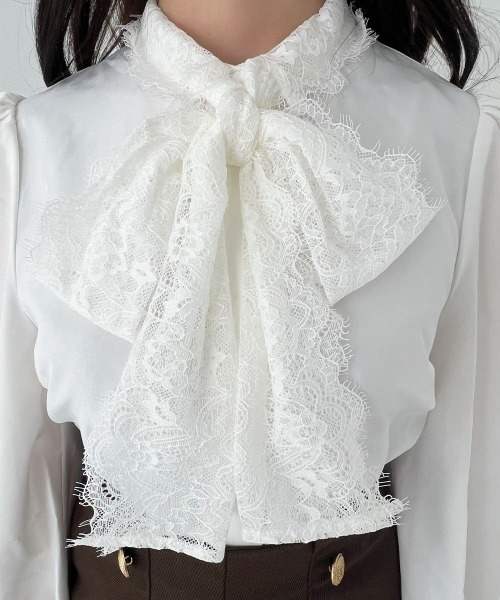F i.n.t(フィント)の「スカラップレースボウタイシャツ/fint フィント(シャツ/ブラウス・レディース・オフホワイト/アイボリー・FREE)」の5枚目の写真