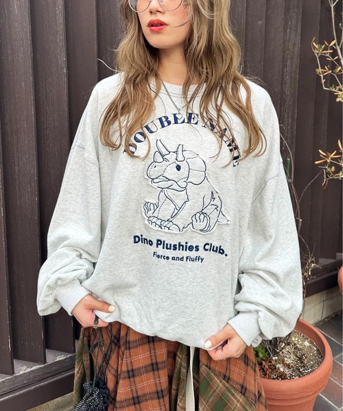 オーフル・トゥルース／恐るべき真実 ●ステッカー付 セール】Dino Plushies Club刺しゅうプルオーバー（Tシャツ/カットソー