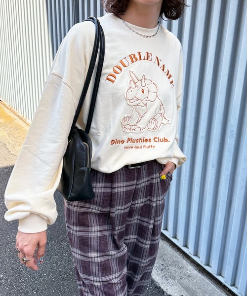 DOUBLE NAME（ダブルネーム）の「Dino Plushies Club刺しゅうプルオーバー（Tシャツ/カットソー・レディース・グリーン/ライトグレー/オフホワイト・FREE）」の6枚目の写真