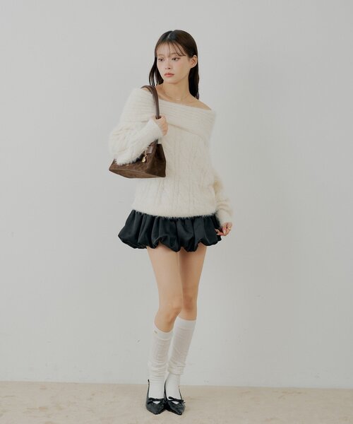 Chico（チコ）の「リブデザインオフショルルーズニット（ニット/セーター・レディース・グレー/ベージュ/ブラウン/アイボリー/レッド・FREE）」の12枚目の写真