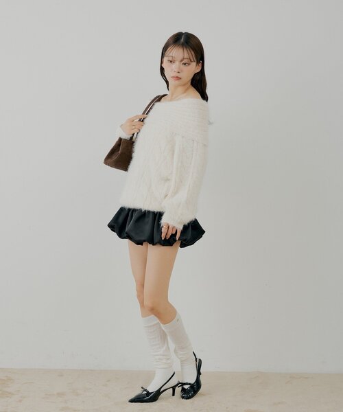 Chico（チコ）の「リブデザインオフショルルーズニット（ニット/セーター・レディース・グレー/ベージュ/ブラウン/アイボリー/レッド・FREE）」の13枚目の写真