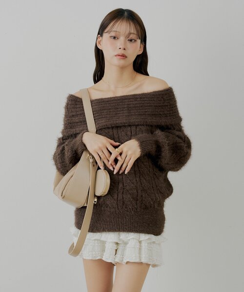 Chico（チコ）の「リブデザインオフショルルーズニット（ニット/セーター・レディース・グレー/ベージュ/ブラウン/アイボリー/レッド・FREE）」の15枚目の写真
