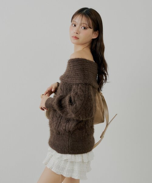 Chico（チコ）の「リブデザインオフショルルーズニット（ニット/セーター・レディース・グレー/ベージュ/ブラウン/アイボリー/レッド・FREE）」の16枚目の写真