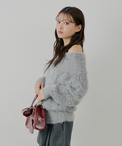 Chico（チコ）の「リブデザインオフショルルーズニット（ニット/セーター・レディース・グレー/ベージュ/ブラウン/アイボリー/レッド・FREE）」の22枚目の写真