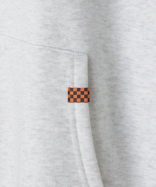 niko and...（ニコアンド）の「【NEW NEW YORK XMAS】コラボフーディ（パーカー・レディース・グレー/ネイビー/レッド・MEDIUM/LARGE）」の5枚目の写真