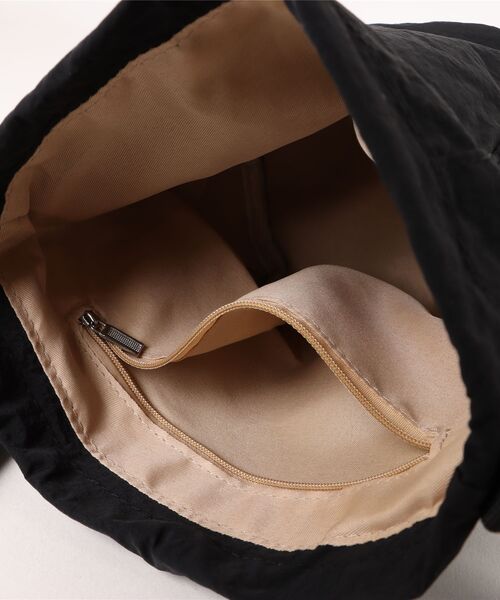 TONE SELECT GOODS(トーンセレクトグッズ)の「urbanfemine./カジュアルショルダーバッグ U7588(ショルダーバッグ・レディース・ブラック/ブルー/ベージュ/パープル/グリーン・FREE)」の8枚目の写真
