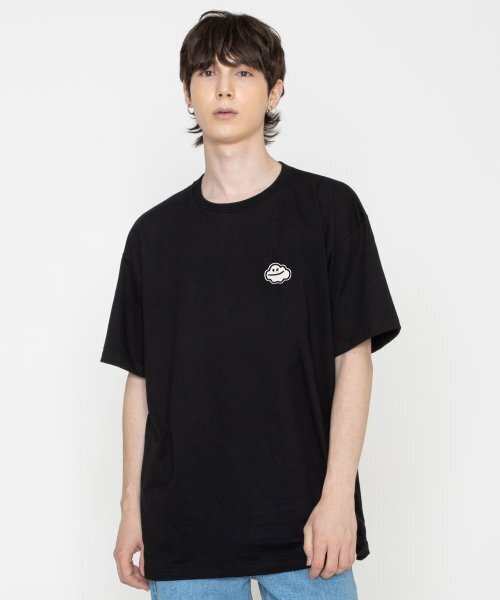 GRAVER（グレーバー）の「[UNISEX]雲スマイル刺繍半袖ティブラック（Tシャツ/カットソー・レディース・その他・LARGE/X-LARGE/SMALL/MEDIUM）」の2枚目の写真