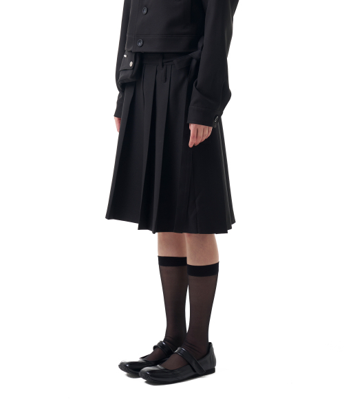 IUGAMAKARAS(イウガマカラス)の「Belted Bag Pleats Midi Skirt (Black)(スカート・レディース・その他・1/2)」の6枚目の写真