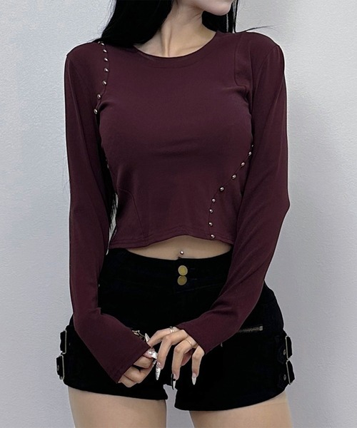 FOLLOWIN(フォロウィン)の「4COLOR/スタッズアクセントアシンメトリートップス(Tシャツ/カットソー・レディース・ブラック/ホワイト/グレー/ワインレッド・FREE)」の4枚目の写真