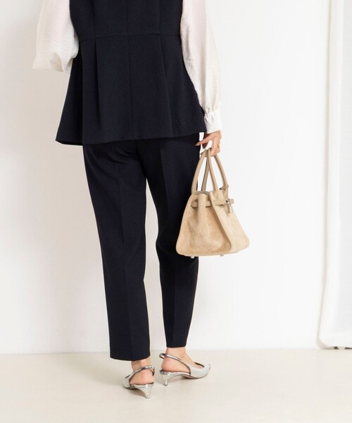 NOLLEY’S（ノーリーズ）の「《セットアップ対応》ウォッシャブルサージストレッチストレートパンツ（その他パンツ・レディース・グレイッシュベージュ/ネイビー/オフホワイト・34/36/38/40）」の9枚目の写真