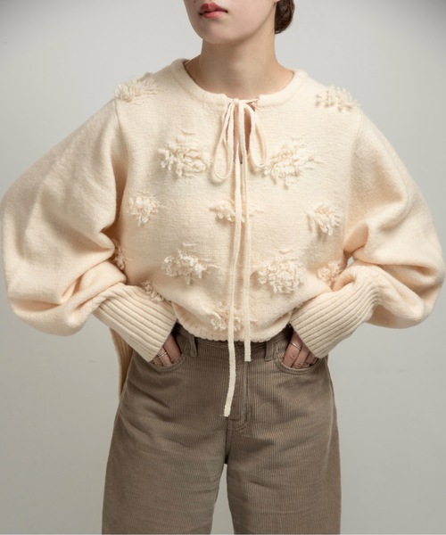 lawgy（ラウジー）の「string neck 2way fringe knit / ストリングネック2wayフリンジニット（ニット/セーター・レディース・ホワイト/ベージュ系/ピンク系・FREE）」の6枚目の写真