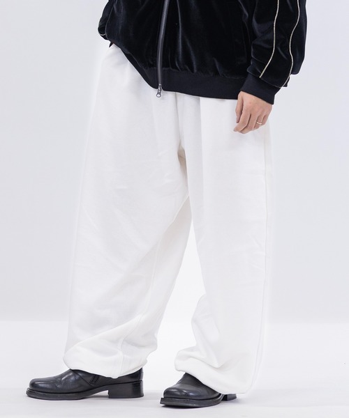 JOHN'S CLOSET（ジョンズクローゼット）の「【13】エンジェルプリント ラインストーン ワイドスウェットパンツ（スウェットパンツ・メンズ・ブラック/杢グレー/ホワイト・MEDIUM/LARGE）」の17枚目の写真
