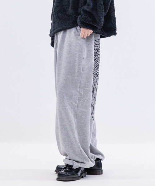 JOHN'S CLOSET（ジョンズクローゼット）の「【13】エンジェルプリント ラインストーン ワイドスウェットパンツ（スウェットパンツ・メンズ・ブラック/杢グレー/ホワイト・MEDIUM/LARGE）」の7枚目の写真