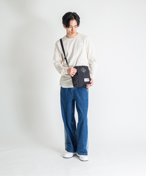 THE NORTH FACE(ザノースフェイス)の「【THE NORTH FACE/ザ・ノースフェイス】ユニセックス 斜め掛けバッグ ショルダーバッグ 4.5L(ショルダーバッグ・メンズ・ブラック・FREE)」の8枚目の写真