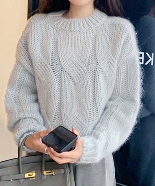 Dewlily(デューリリー)の「ふんわり包み込むような心地よさ! ざっくり編みケーブル風ニット(ニット/セーター・レディース・ベージュ/ブルー/ブラウン/ピンク・FREE)」の8枚目の写真