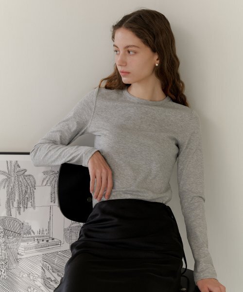 YUPPE(ヨッペ)の「BASIC SLIM T-SHIRT_GRAY(Tシャツ/カットソー・レディース・その他・SMALL)」の2枚目の写真