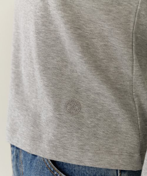 YUPPE(ヨッペ)の「BASIC SLIM T-SHIRT_GRAY(Tシャツ/カットソー・レディース・その他・SMALL)」の4枚目の写真