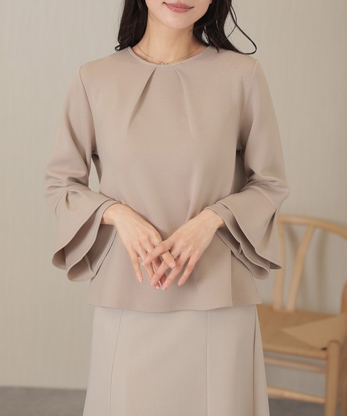 DAYRA(デイラ)の「ソリッドカラー フロント タック フレアスリーブ プルオーバー(Tシャツ/カットソー・レディース・ブラック/グレイッシュベージュ/ベージュ/ホワイト/グレー・FREE/S)」の14枚目の写真