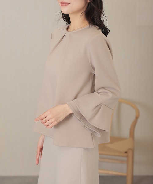 DAYRA(デイラ)の「ソリッドカラー フロント タック フレアスリーブ プルオーバー(Tシャツ/カットソー・レディース・ブラック/グレイッシュベージュ/ベージュ/ホワイト/グレー・FREE/S)」の15枚目の写真