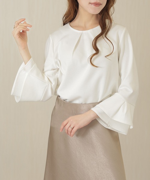 DAYRA(デイラ)の「ソリッドカラー フロント タック フレアスリーブ プルオーバー(Tシャツ/カットソー・レディース・ブラック/グレイッシュベージュ/ベージュ/ホワイト/グレー・FREE/S)」の8枚目の写真