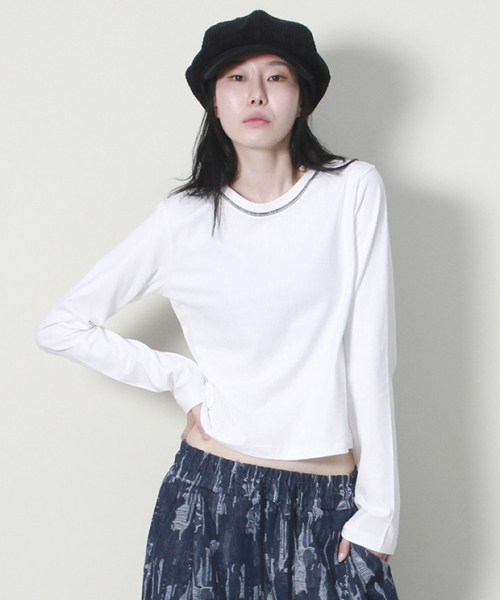 DEMARC(ドゥマーク)の「ネックスティッチポイントセミクロップ長袖Tシャツアイボリー(Tシャツ/カットソー・レディース・その他・MEDIUM/LARGE)」の1枚目の写真