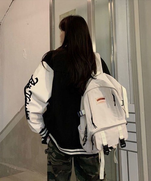 Ressaca（レサーカ）の「オーバーサイズサガラ刺繍スタジャン PUレザー切り替えブルゾン（スタジャン・メンズ・ブラック/ブラウン・L/M）」の6枚目の写真