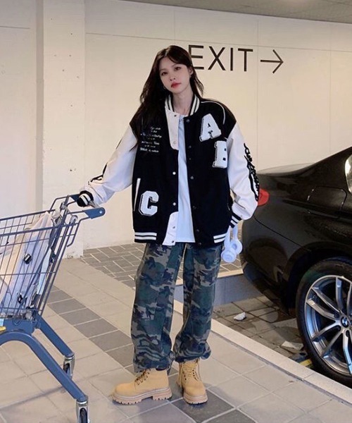 Ressaca（レサーカ）の「オーバーサイズサガラ刺繍スタジャン PUレザー切り替えブルゾン（スタジャン・メンズ・ブラック/ブラウン・L/M）」の8枚目の写真