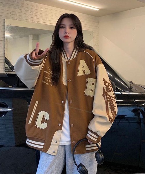 Ressaca（レサーカ）の「オーバーサイズサガラ刺繍スタジャン PUレザー切り替えブルゾン（スタジャン・メンズ・ブラック/ブラウン・L/M）」の9枚目の写真