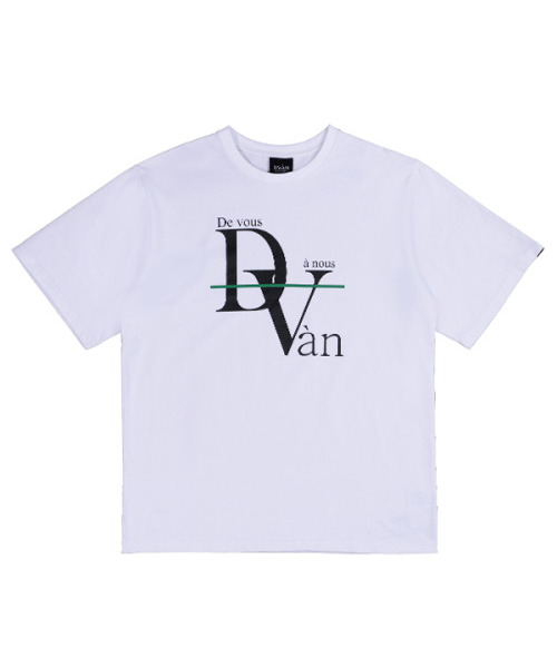 DVAN(ドゥヴァン)の「ベーシックロゴTシャツホワイト(Tシャツ/カットソー・レディース・その他・1/2)」の1枚目の写真