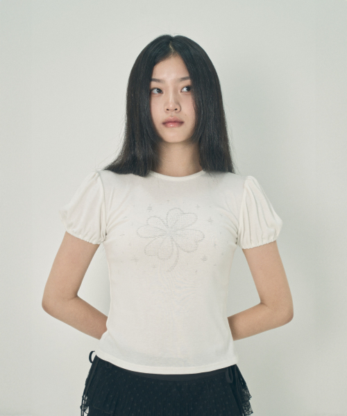 MIHEV（ミヘブ）の「クローバーパフTシャツ（Tシャツ/カットソー・レディース・その他・MEDIUM/LARGE）」の2枚目の写真