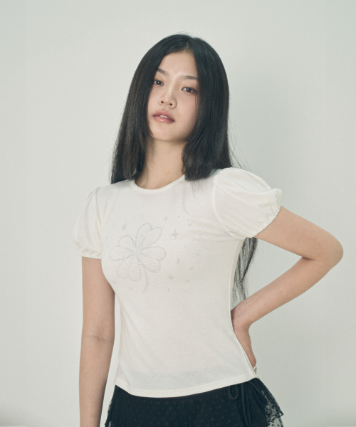 MIHEV（ミヘブ）の「クローバーパフTシャツ（Tシャツ/カットソー・レディース・その他・MEDIUM/LARGE）」の4枚目の写真