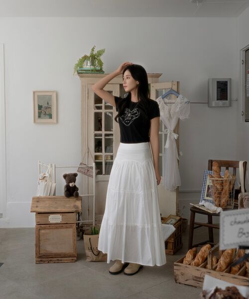 LANGNLU(ラングアンドルー)の「SHUUSHUU ラッフルロングスカート(シュシュ)_アイボリー(スカート・レディース・その他・SMALL/MEDIUM)」の8枚目の写真
