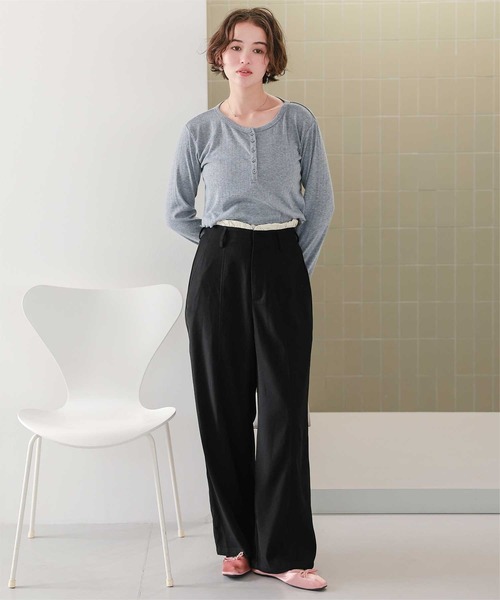 titivate(ティティベイト)の「フリルハイウエストデザインパンツ(その他パンツ・レディース・ベージュ/ブラック/グレー・M/S/L)」の2枚目の写真