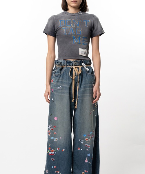 Maison MIHARA YASUHIRO（メゾンミハラヤスヒロ）の「Don't Tag Me Printed Mini T-shirt（Tシャツ/カットソー・レディース・ブラック・36/38）」の2枚目の写真