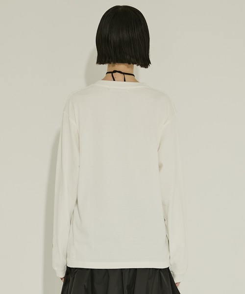tanakadaisuke（タナカダイスケ）の「【tanakadaisuke/タナカダイスケ】Bijou Aid long sleeve T-shirt White/ビジューエイドロングスリーブTシャツ　ホワイト（Tシャツ/カットソー・レディース・ホワイト・2）」の7枚目の写真
