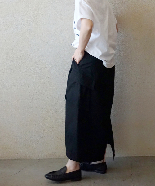 JOURNAL STANDARD LUXE(ジャーナルスタンダード ラックス)の「《追加》リップストップ カーゴスカート(スカート・レディース・ブラック/カーキ・FREE)」の4枚目の写真
