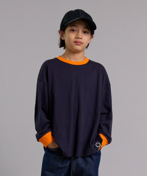 PAIRMANON STREET（ペアマノンストリート）の「【90-160cm】【綿100%】シンプル BIG 長袖Tシャツ【PAIRMANON STREET】（Tシャツ/カットソー・キッズ・レッド/ブラック/オフホワイト/ブラック系その他/ブルー/ブラック系その他2/チャコールグレー/オレンジ/ネイビー/パープル・90/100/140/150/110/130/160/120）」の6枚目の写真