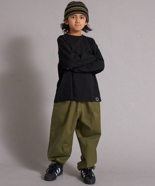 PAIRMANON STREET（ペアマノンストリート）の「【綿100%】シンプル 無地 ロンT【PAIRMANON STREET】（Tシャツ/カットソー・キッズ・レッド/ブラック/オフホワイト/ブラック系その他/ブルー・90/100/140/150/110/130/160/120）」の11枚目の写真