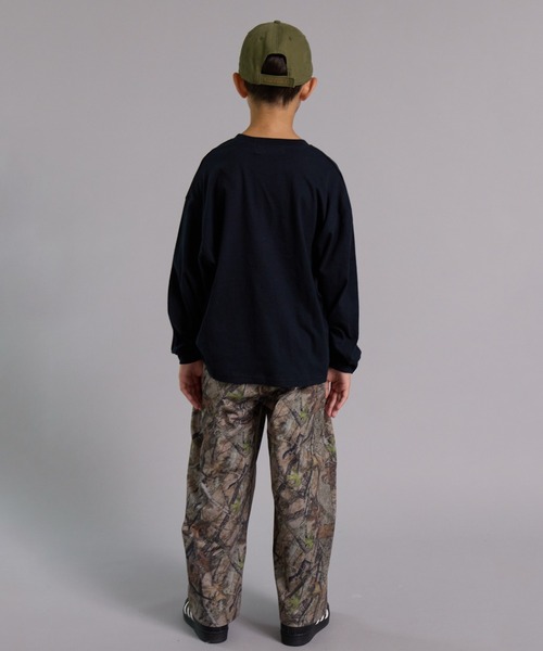 PAIRMANON STREET（ペアマノンストリート）の「【90-160cm】【綿100%】シンプル BIG 長袖Tシャツ【PAIRMANON STREET】（Tシャツ/カットソー・キッズ・レッド/ブラック/オフホワイト/ブラック系その他/ブルー/ブラック系その他2/チャコールグレー/オレンジ/ネイビー/パープル・90/100/140/150/110/130/160/120）」の18枚目の写真