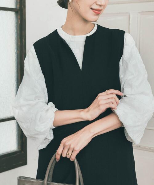 URBAN RESEARCH DOORS(アーバンリサーチドアーズ)の「フラワーオパールブラウス|オフィスカジュアル/フォーマル/オケージョン/セレモニー/入卒式/お呼ばれ(シャツ/ブラウス・レディース・オフホワイト/ブラック・FREE)」の2枚目の写真