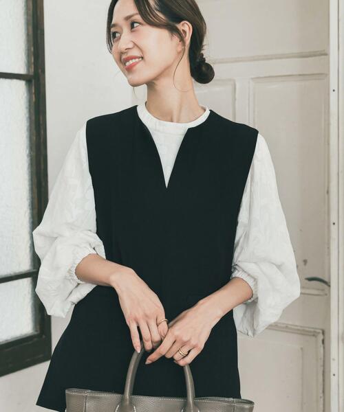 URBAN RESEARCH DOORS(アーバンリサーチドアーズ)の「フラワーオパールブラウス|オフィスカジュアル/フォーマル/オケージョン/セレモニー/入卒式/お呼ばれ(シャツ/ブラウス・レディース・オフホワイト/ブラック・FREE)」の6枚目の写真