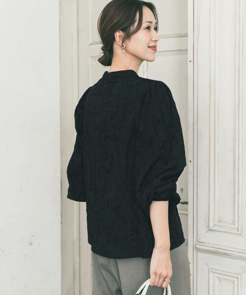 URBAN RESEARCH DOORS(アーバンリサーチドアーズ)の「フラワーオパールブラウス|オフィスカジュアル/フォーマル/オケージョン/セレモニー/入卒式/お呼ばれ(シャツ/ブラウス・レディース・オフホワイト/ブラック・FREE)」の14枚目の写真