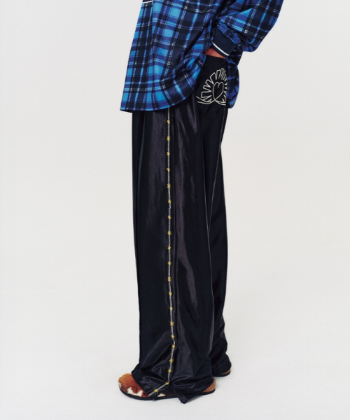 MOODBETTER（ムード ベター）の「HANDSTITCH LINE TRACK PANTS BLACK（スウェットパンツ・レディース・その他・FREE）」の5枚目の写真